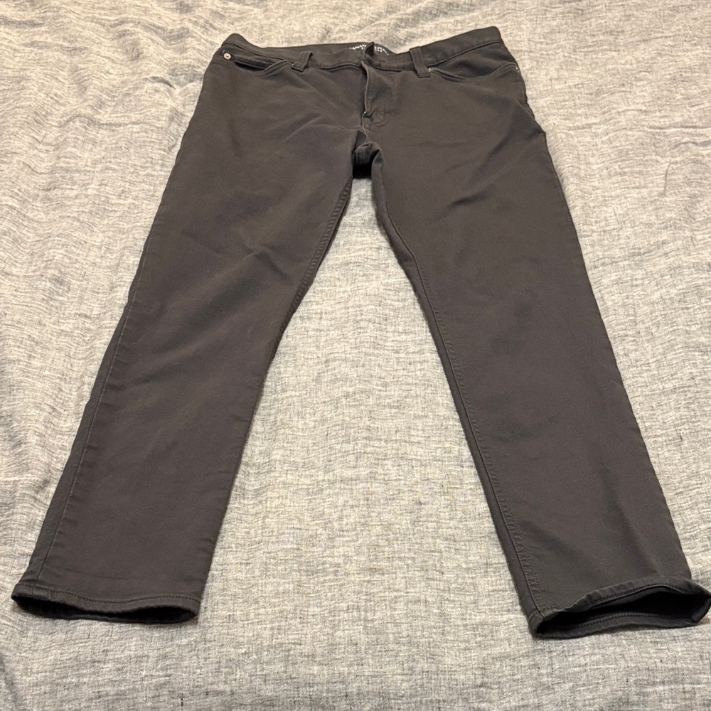 Men’s Banana Republic Dark Gray Traveler Slim Fit Pants Size 32x30
